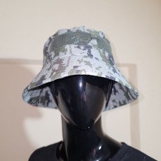 Панама з піксельним принтом