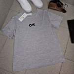 Футболка однотонна з написом